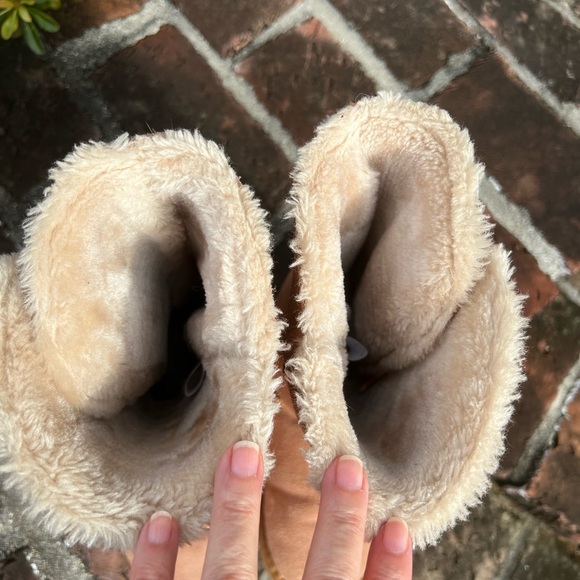 UGG 3 button Bailey pull on boot size W7 - Picture 8 of 11